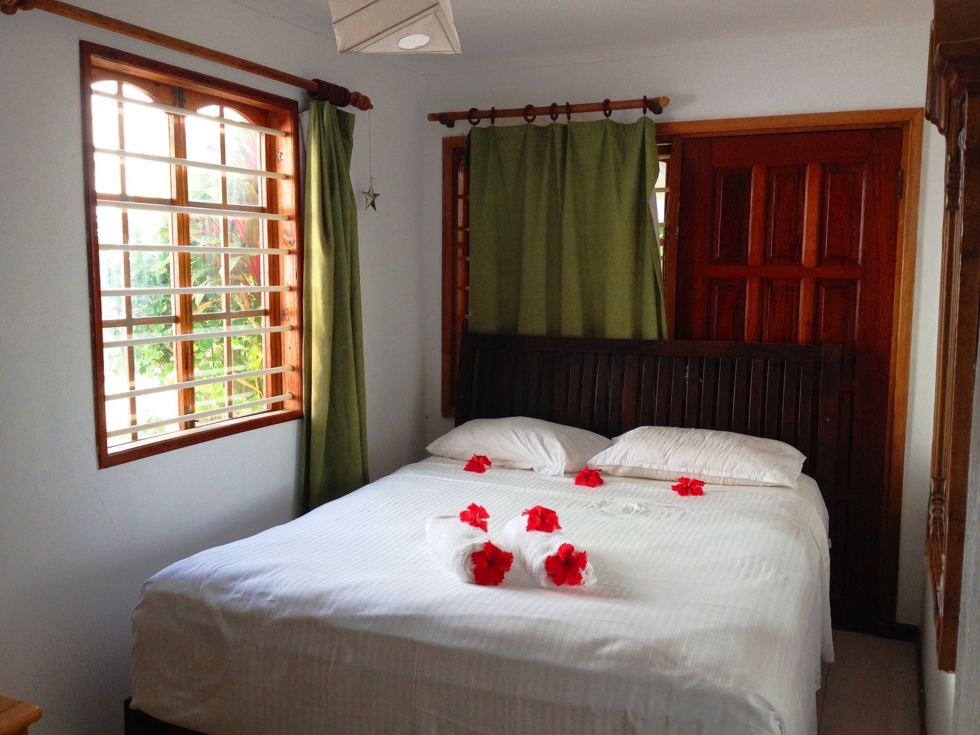 Romance Bungalows Бо-Валлон Экстерьер фото